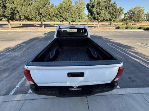 2017 Toyota Tacoma SR