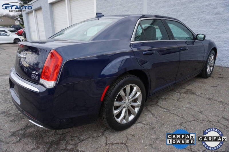 2015 Chrysler 300 Limited