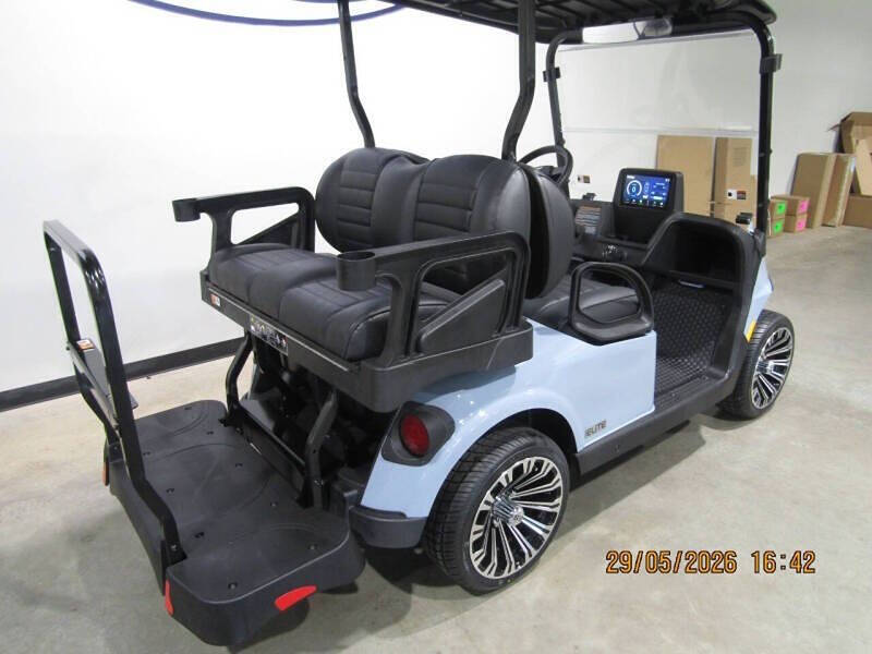 2026 E-Z-GO RXV 4
