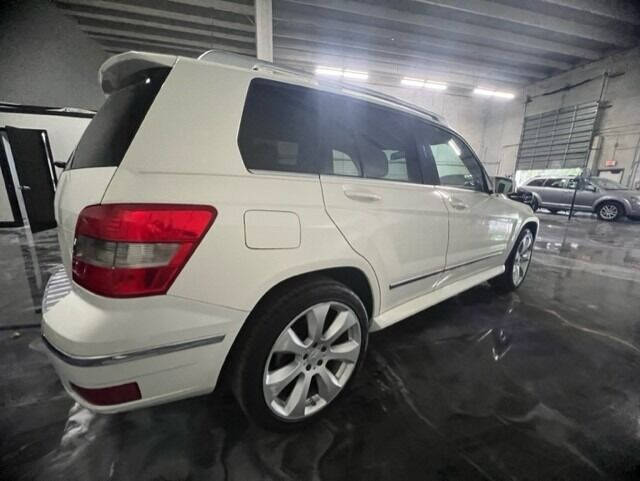 2010 MERCEDES-BENZ GLK-Class SUV / Crossover - $9,999