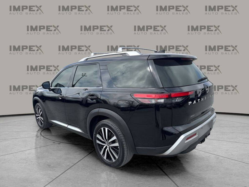 2023 Nissan Pathfinder Platinum