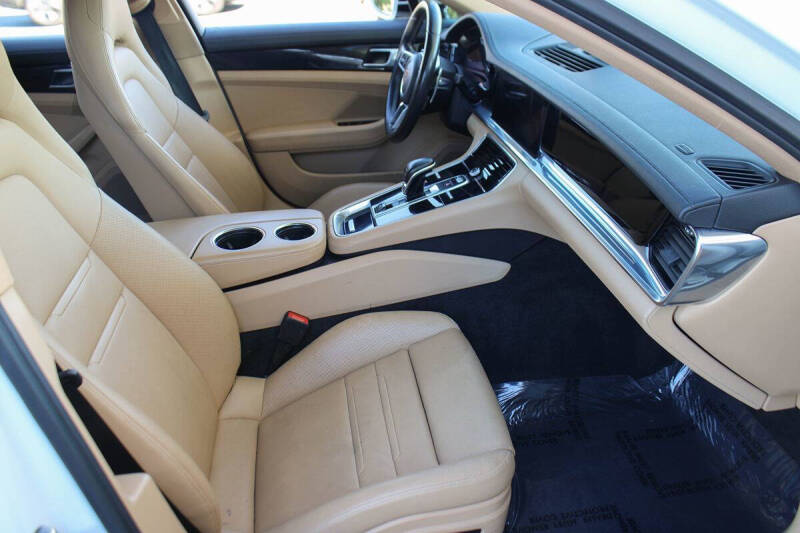 2020 Porsche Panamera