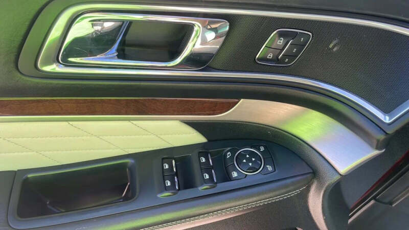 2017 Ford Explorer Platinum