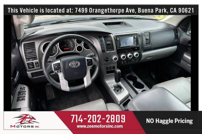 2015 Toyota Sequoia SR5