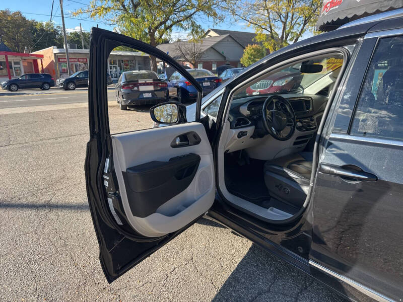 2020 Chrysler Pacifica Touring L