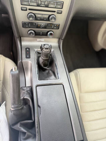 2010 Ford Mustang V6 Premium