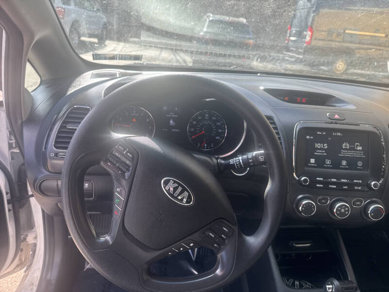 2017 Kia Forte5 LX