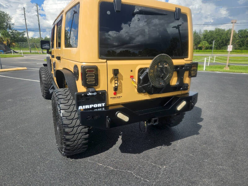 2014 Jeep Wrangler Unlimited Rubicon photo 28