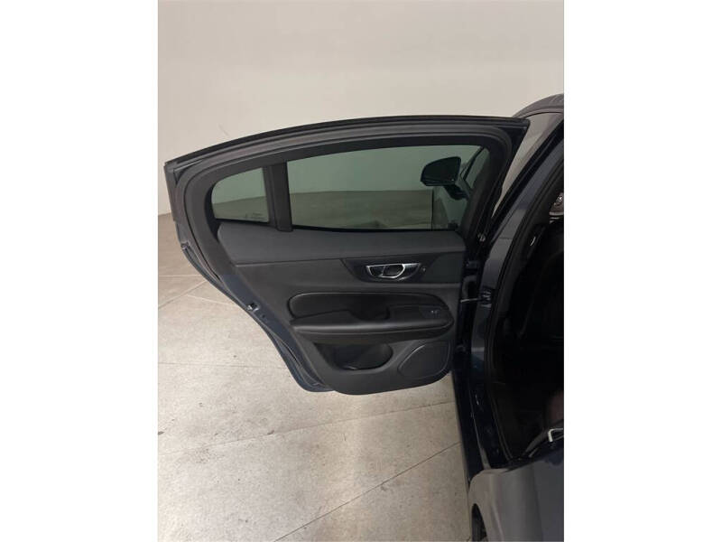 2020 Volvo S60 T5 Momentum