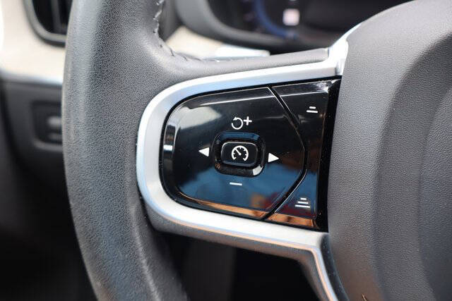 2022 Volvo XC60 B5 Inscription