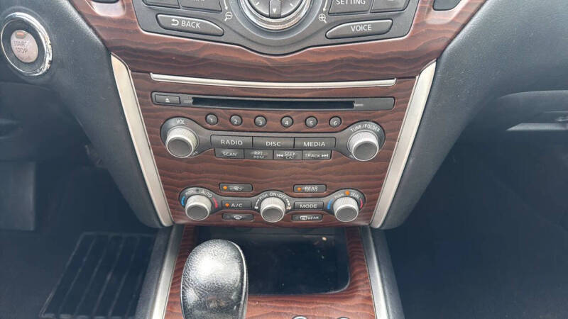 2017 Nissan Pathfinder Platinum
