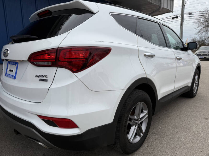 2017 Hyundai Santa Fe Sport photo 2