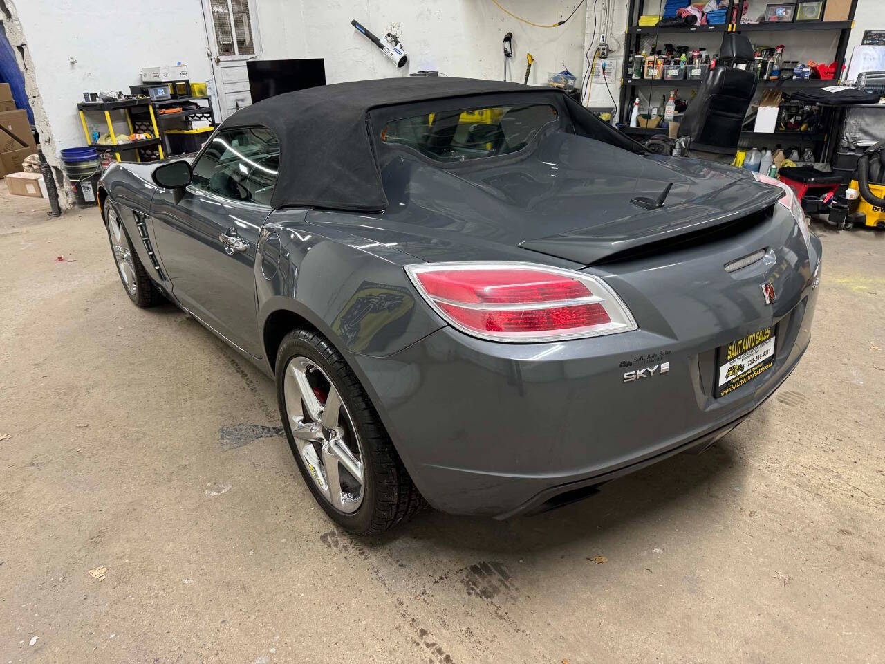 2008 Saturn SKY 37