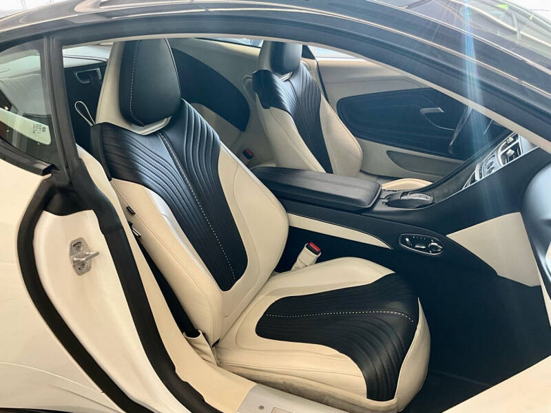 2018 Aston Martin DB11 V12