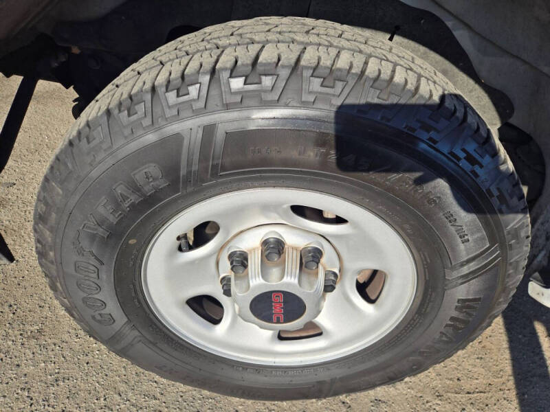 2023 GMC Savana 2500