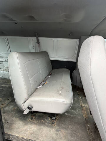 2002 Ford E-Series E-250
