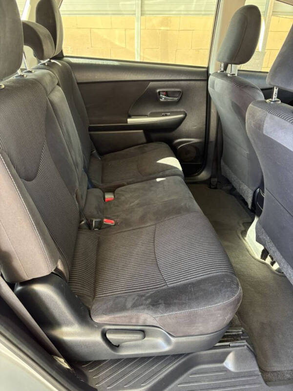 2015 Toyota Prius v