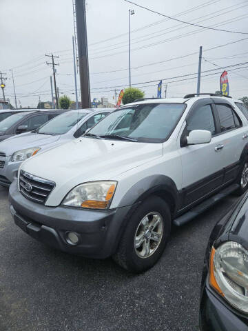 2008 Kia Sorento for sale at CLEAN CUT AUTOS in New Castle DE