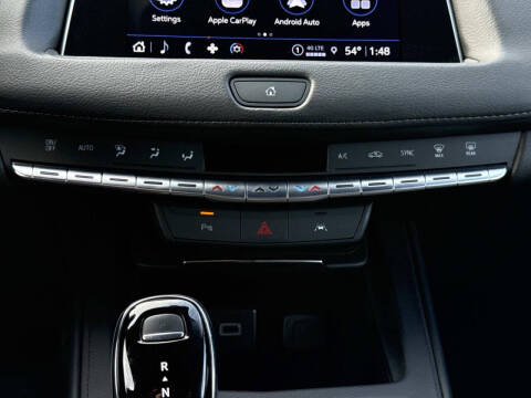 2023 Cadillac XT4 Premium Luxury