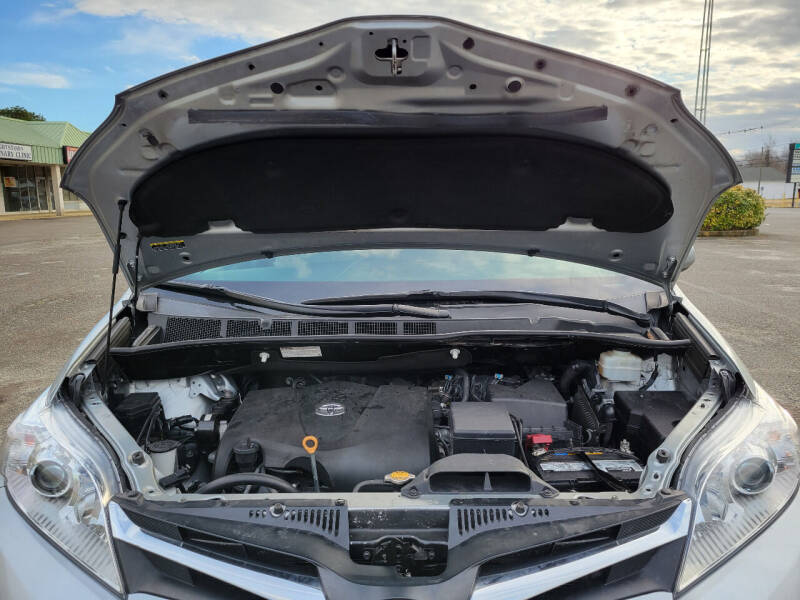 2019 Toyota Sienna LE 8-Passenger