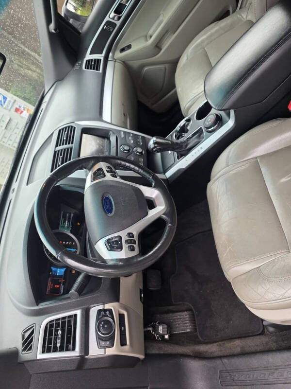 2011 Ford Explorer XLT