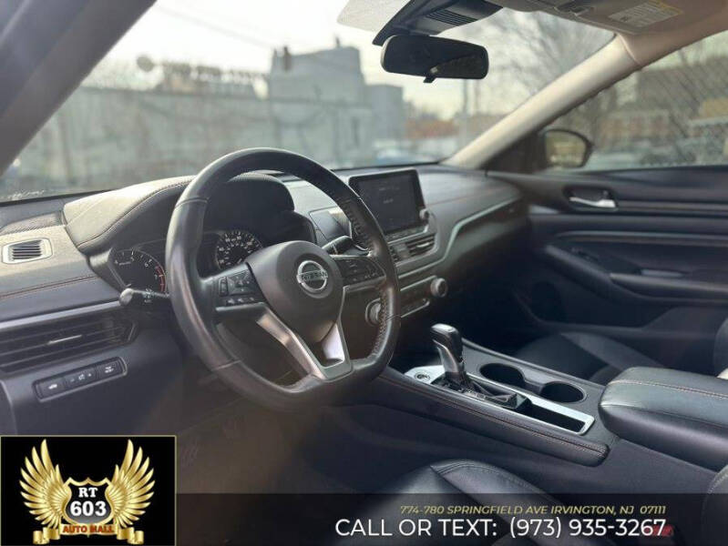 2022 Nissan Altima 2.5 SR