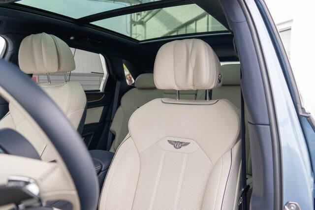 2023 Bentley Bentayga 9