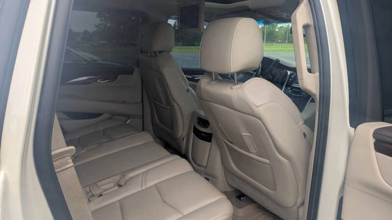2015 Cadillac Escalade Luxury