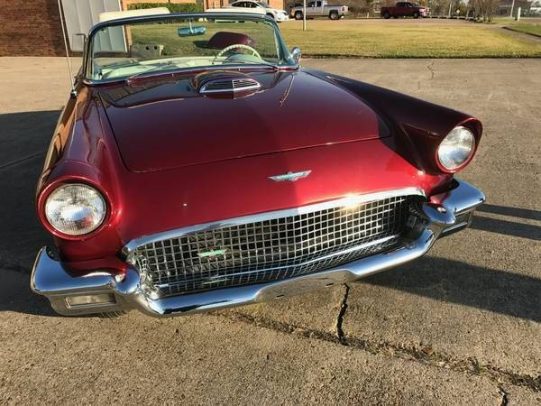 1957 Ford Thunderbird