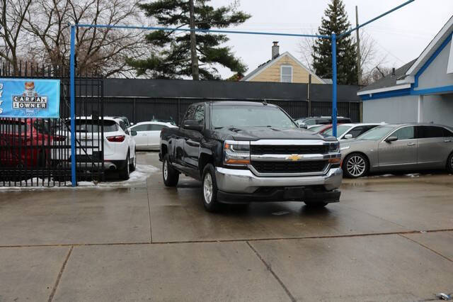 2018 Chevrolet Silverado 1500 for sale at F & M AUTO SALES in Detroit MI