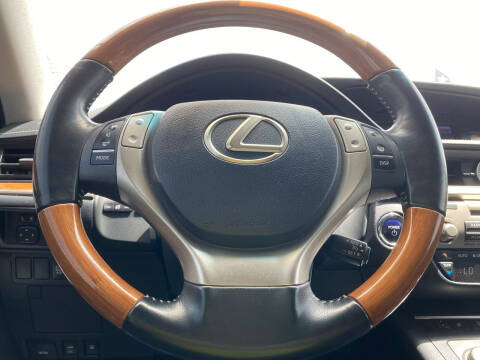 2013 Lexus ES 300h