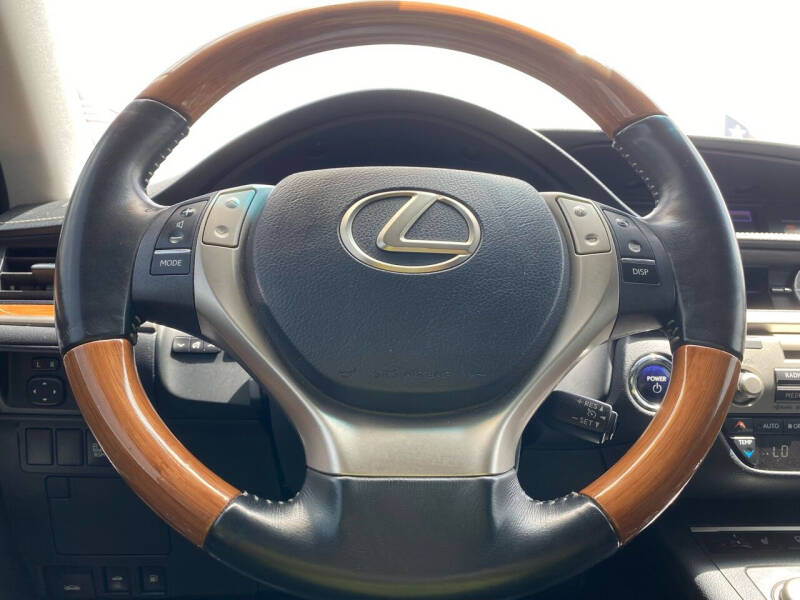 2013 Lexus ES 300h