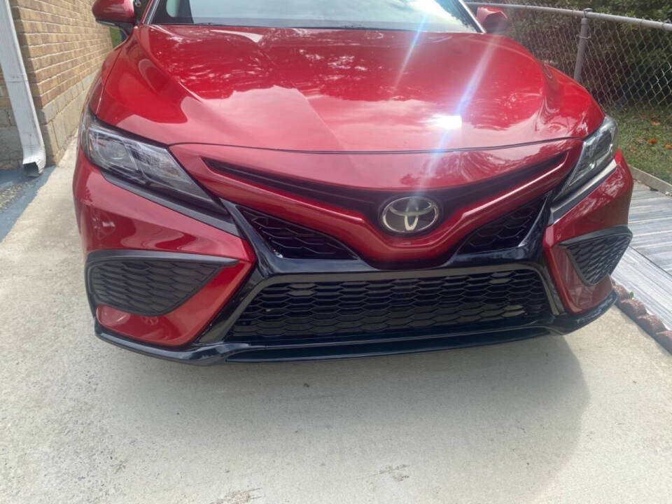 2021 Toyota Camry SE's photo