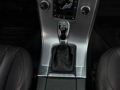 2017 Volvo XC60 T6 Dynamic