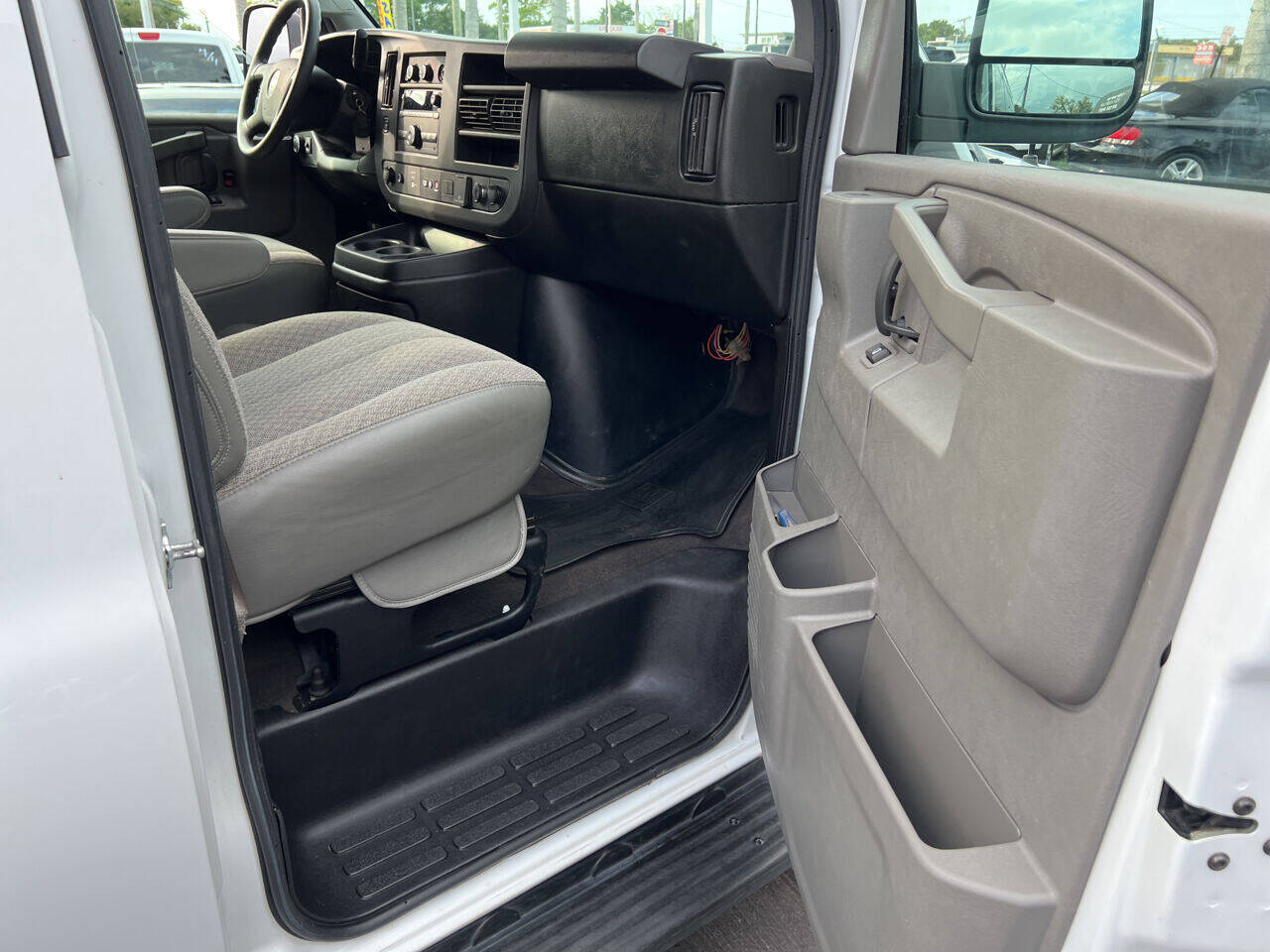 2019 Chevrolet Express  - $24,900