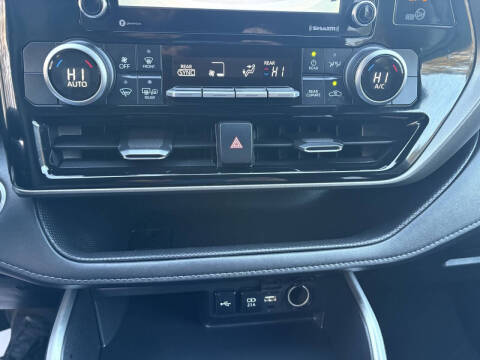 2020 Toyota Highlander L