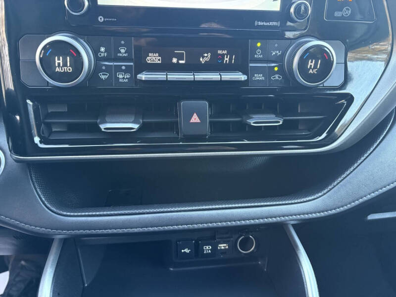 2020 Toyota Highlander L