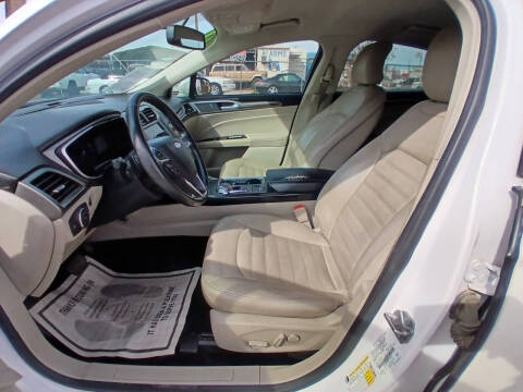 2017 Ford Fusion SE