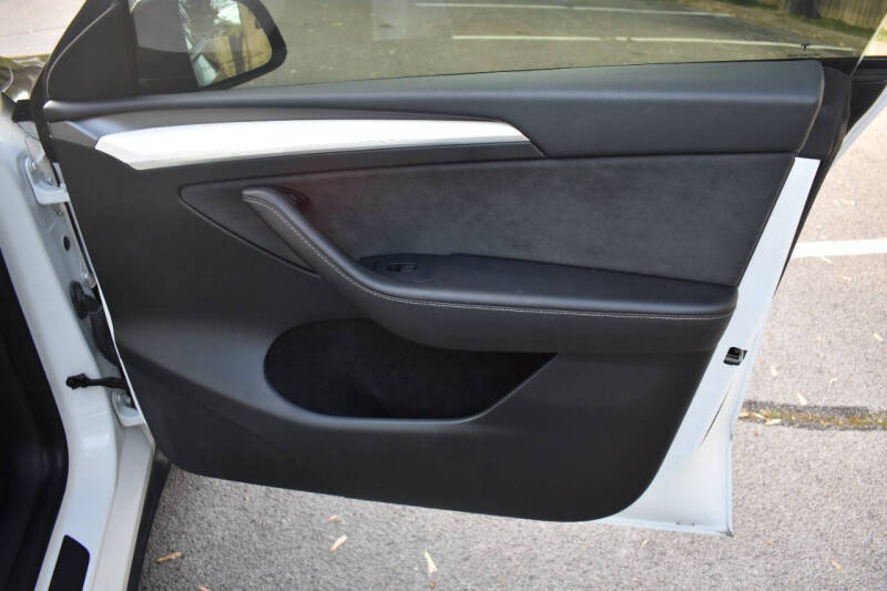 2023 Tesla Model Y Long Range - Photo 22