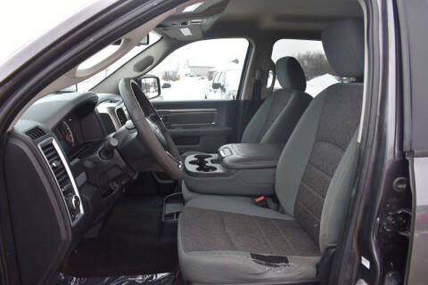 2017 RAM 1500 SLT