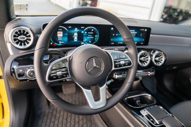 2020 Mercedes-Benz CLA 16