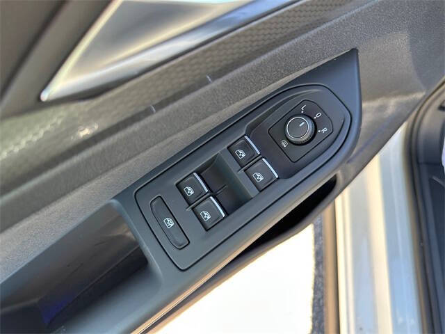 2023 Volkswagen Golf GTI SE