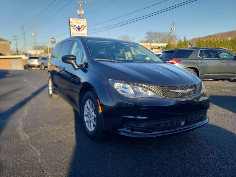 2023 Chrysler Voyager LX