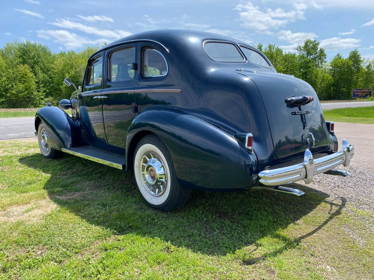 1937 Buick Special Sedan 10