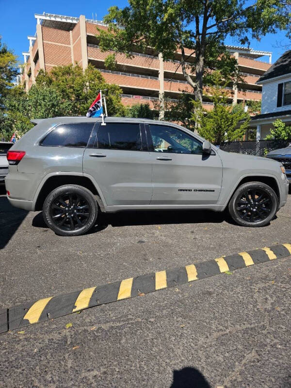 2020 Jeep Grand Cherokee Laredo E