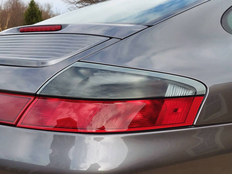 2004 Porsche 911 Carrera 4S