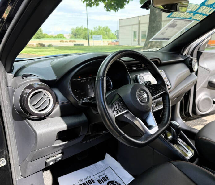 2020 Nissan Kicks SR