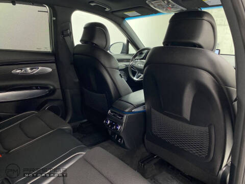 2023 Genesis GV70 2.5T Standard