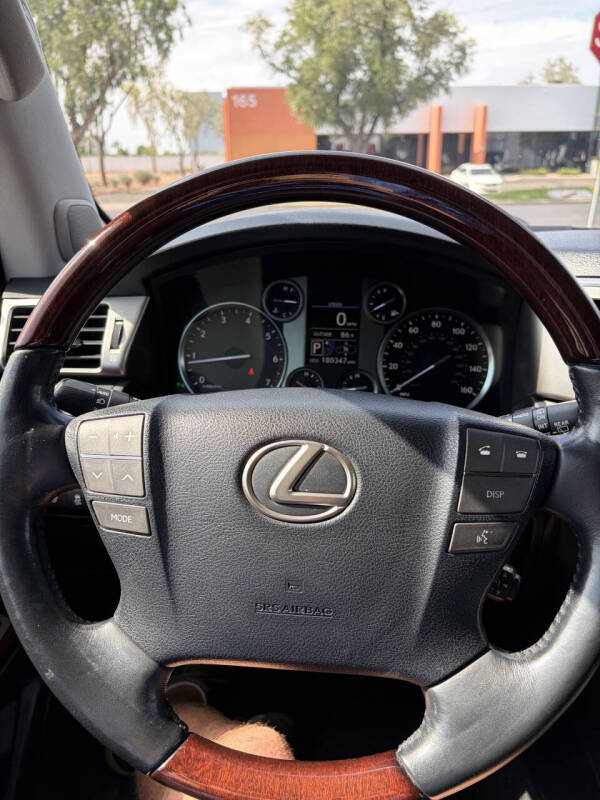 2014 Lexus LX 570