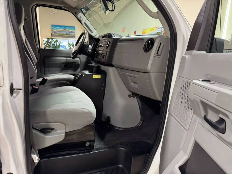 2012 Ford E-Series E-350 SD